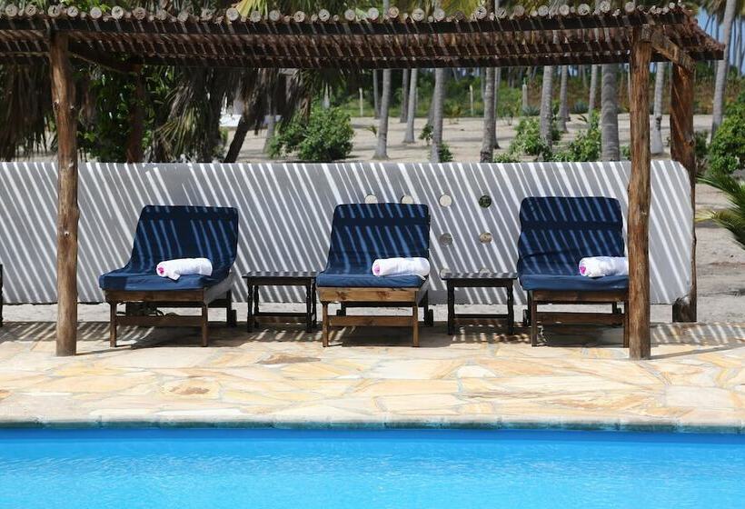 پانسیون Kijongo Bay Beach Resort