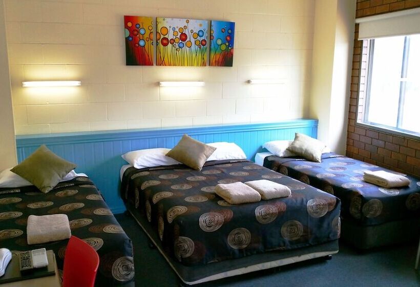 A & A Lodge Motel Emerald