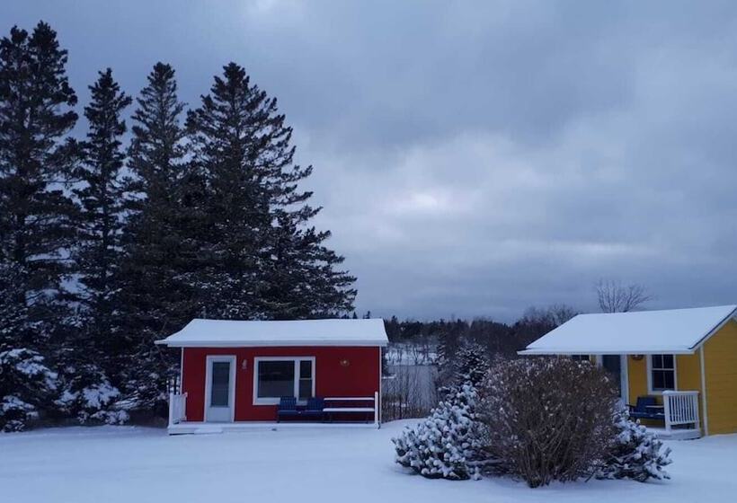 Atlantic View Motel And Cottages