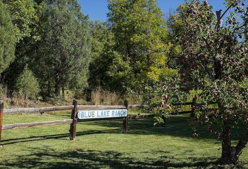 مبيت وإفطار Blue Lake Ranch