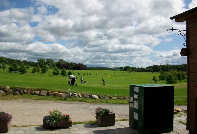 فندق فئة نجمة واحدة The Lodge On The Loch Of Aboyne