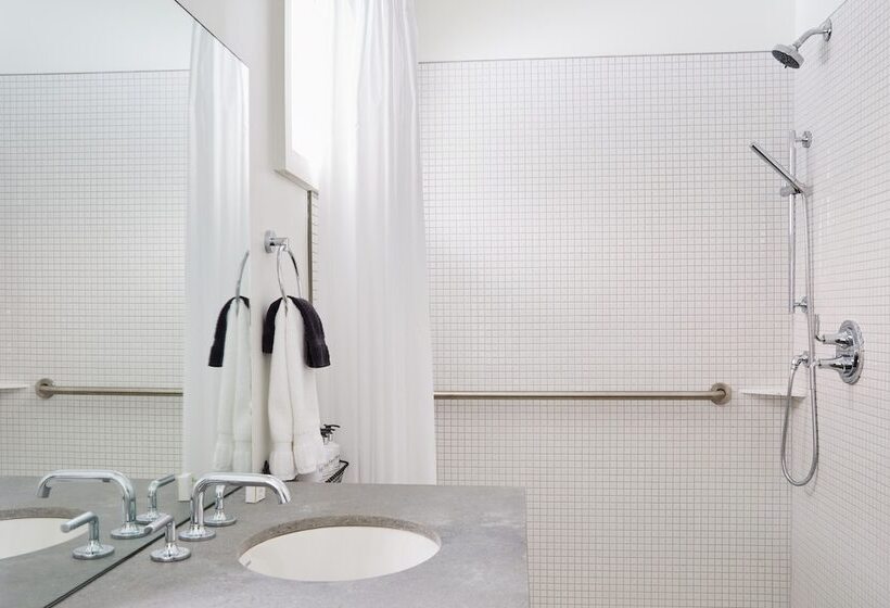 هتل Bluebird Spa City Motor Lodge
