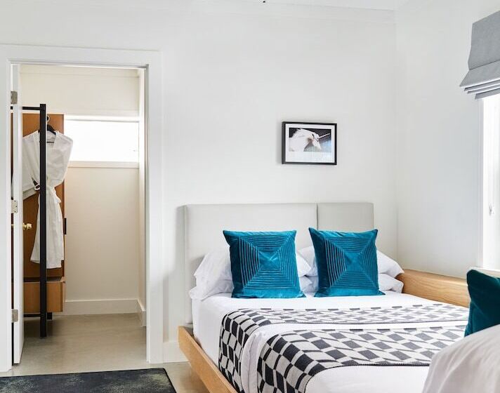 هتل Bluebird Spa City Motor Lodge