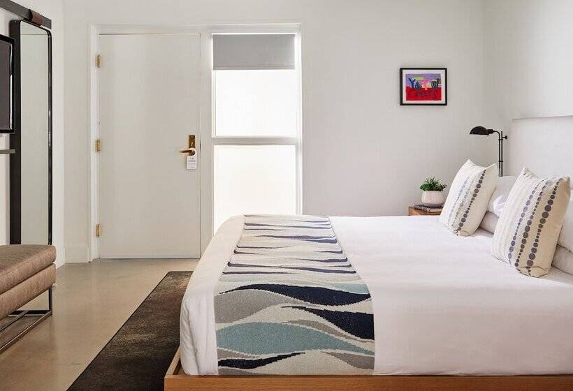 هتل Bluebird Spa City Motor Lodge
