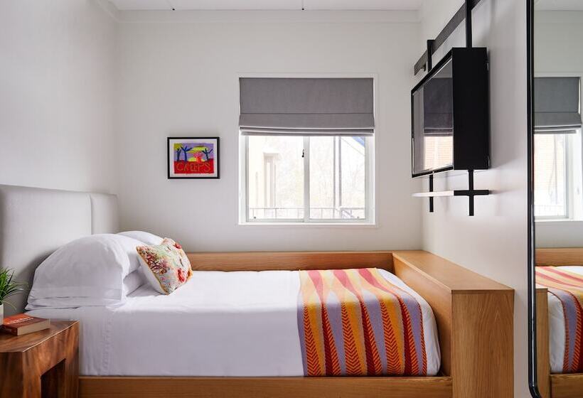 هتل Bluebird Spa City Motor Lodge