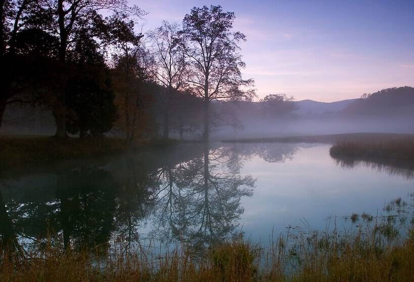 Отель Bright S Creek Lodge