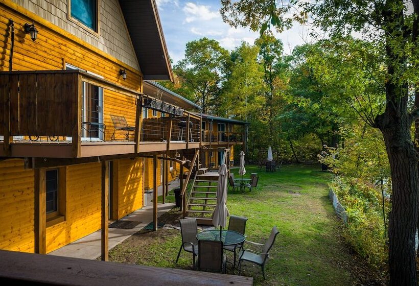 هتل Curriers Lakeview Lodge