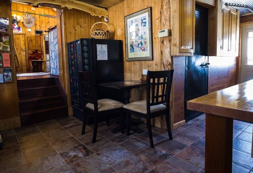 هتل Curriers Lakeview Lodge
