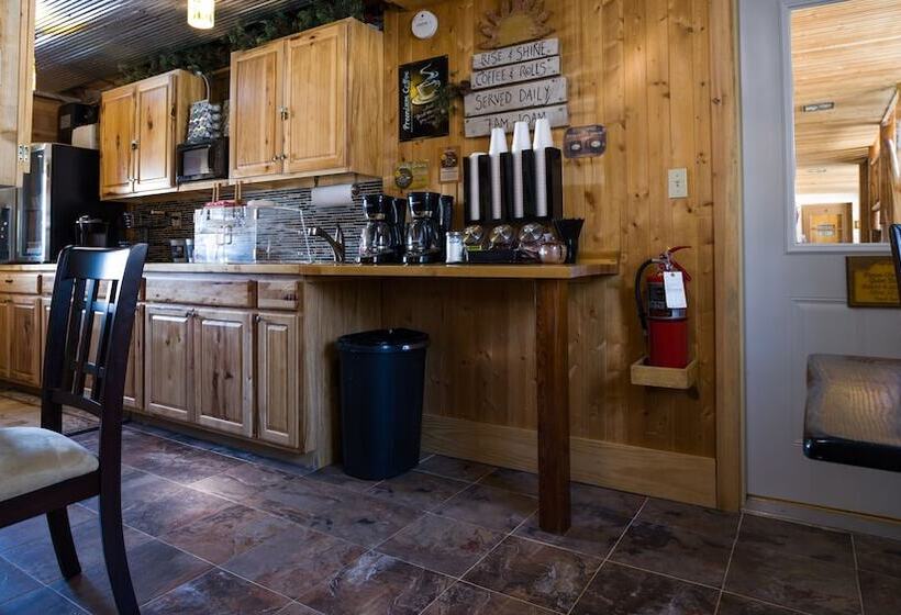 هتل Curriers Lakeview Lodge