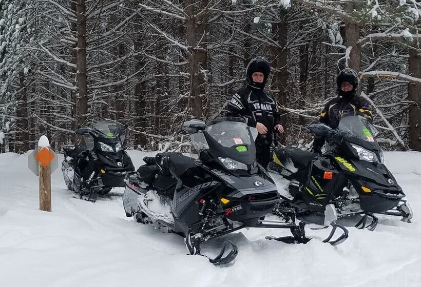 هتل Curriers Lakeview Lodge