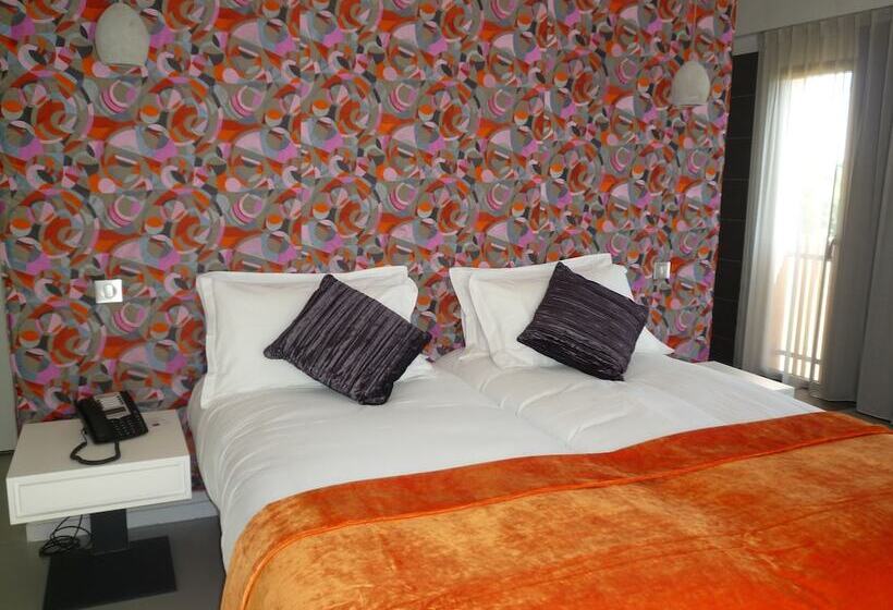 Отель Hôtel Thierry Drapeau