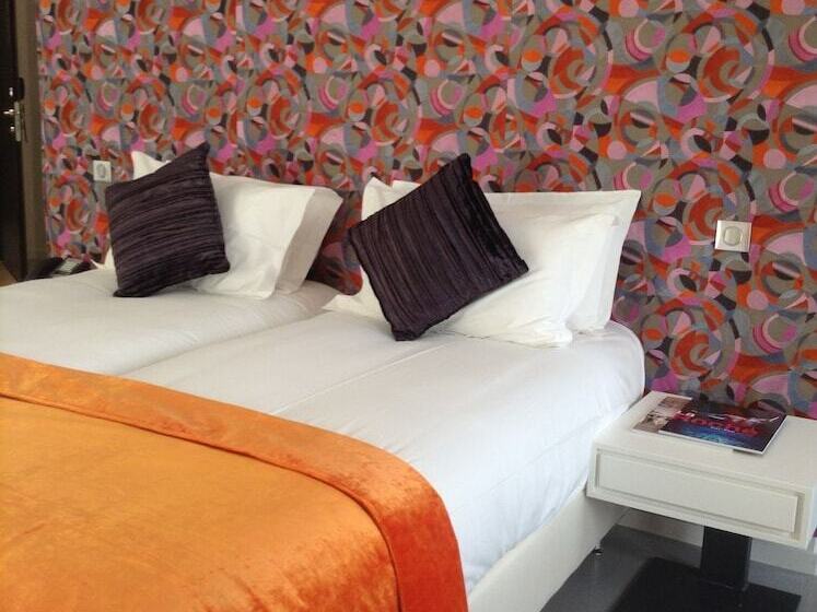 ホテル Hôtel Thierry Drapeau
