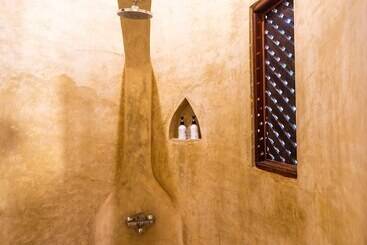 هتل Milele Villas