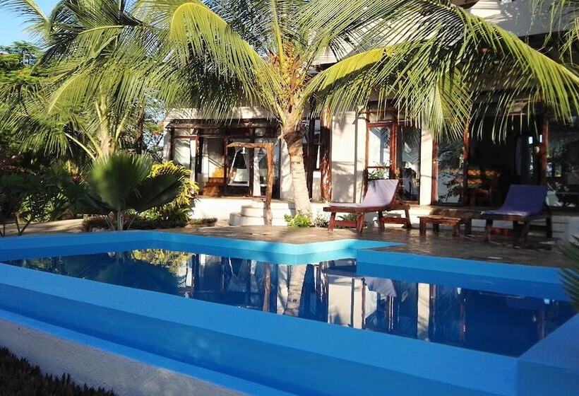 هتل Milele Villas