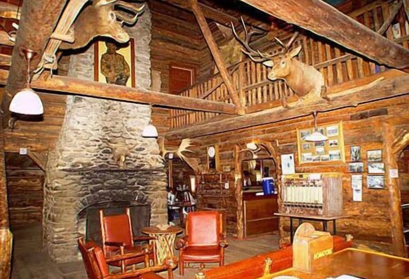 فندق Pahaska Tepee Resort