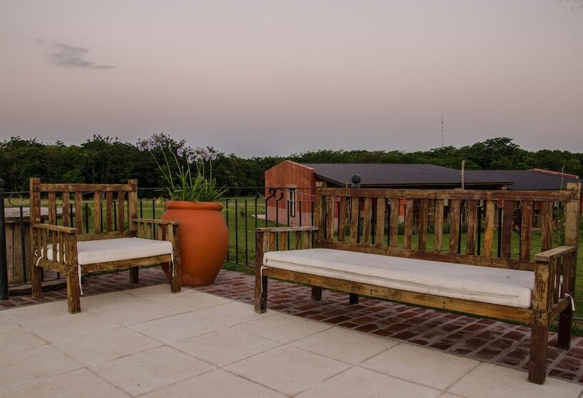 Сельский отель Tierra Chana Estancia De Campo