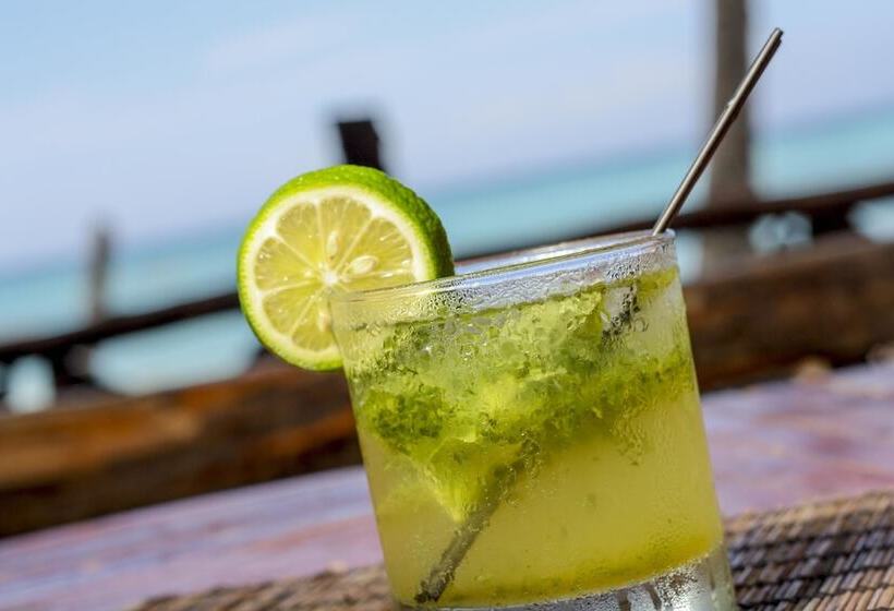 هتل Sea Breeze