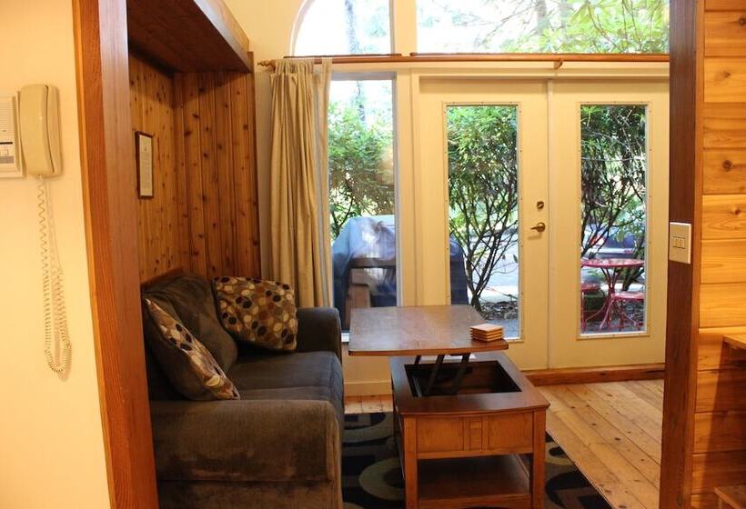 هتل Sea Star Beach Retreat
