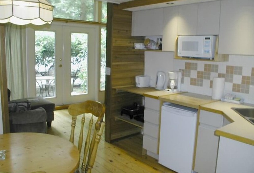 هتل Sea Star Beach Retreat
