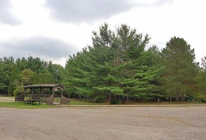 هتل St Clair Rv Resort