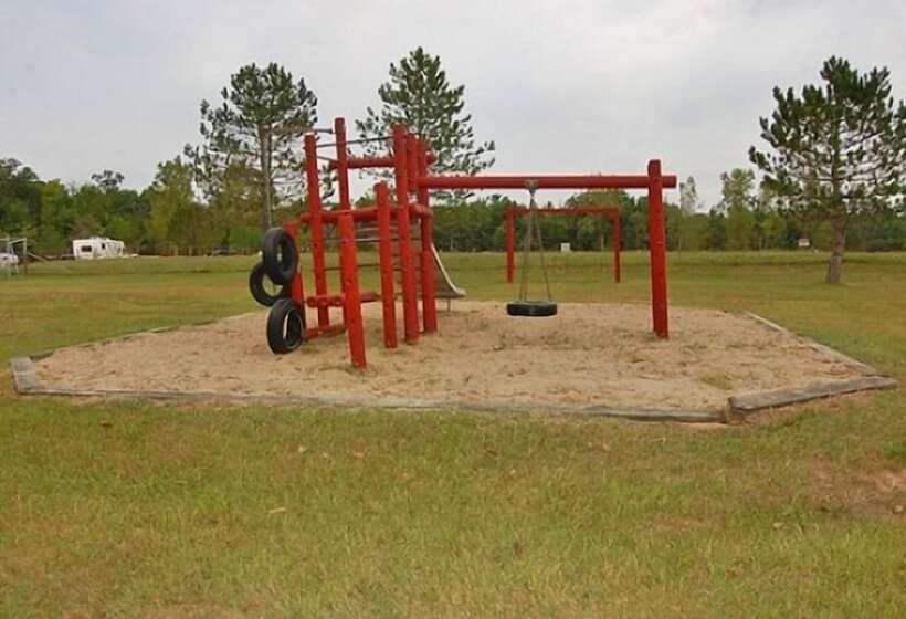 هتل St Clair Rv Resort