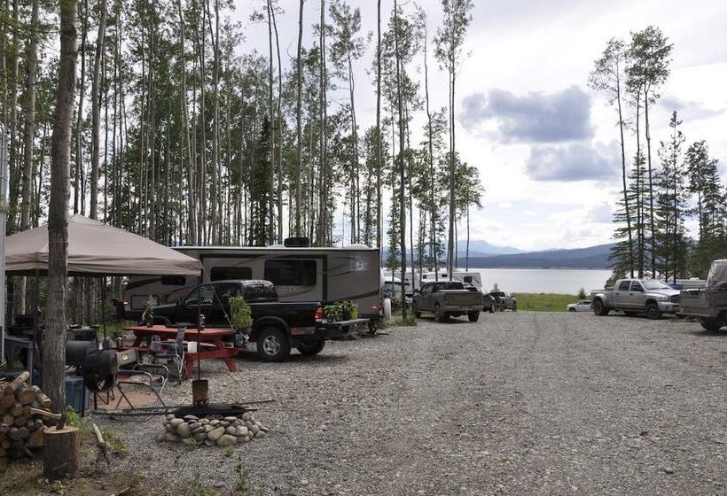 ホテル Williston Lake Resort
