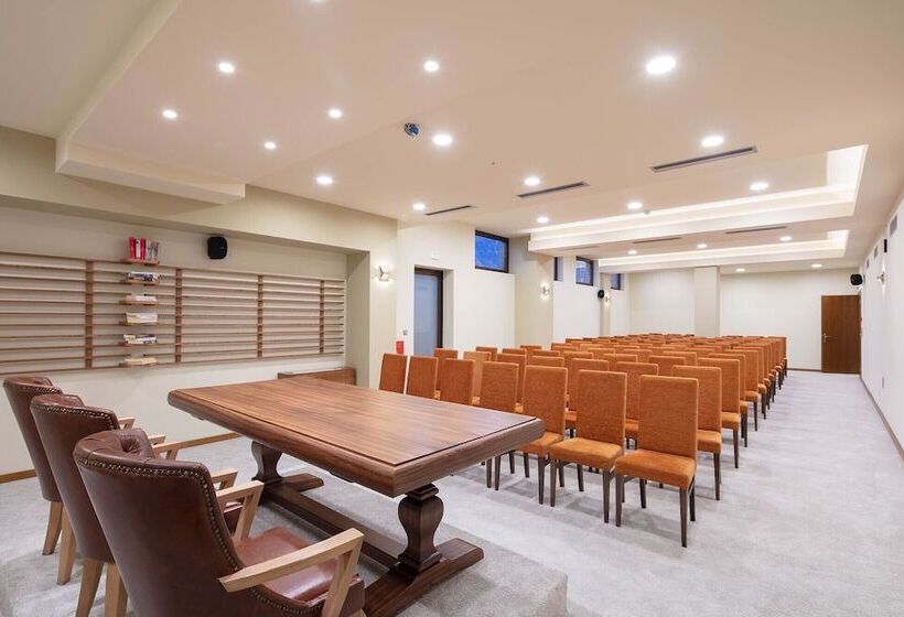 Orizontes Tzoumerkon Hotel Resort