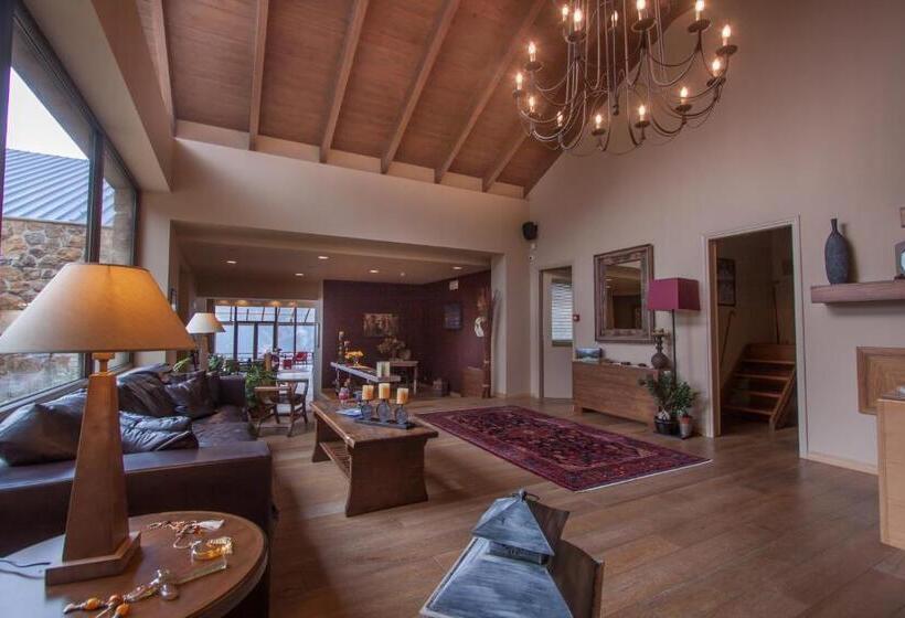 Orizontes Tzoumerkon Hotel Resort