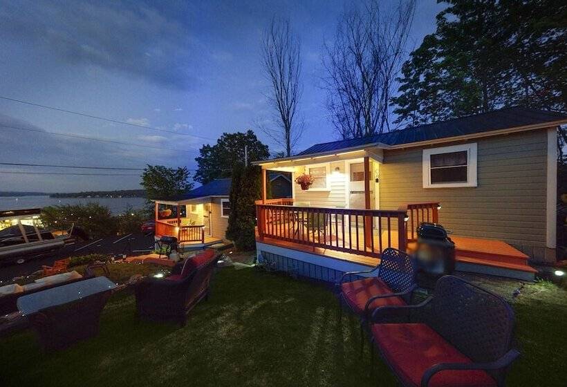 پانسیون The Lakeview Inn & Cottages
