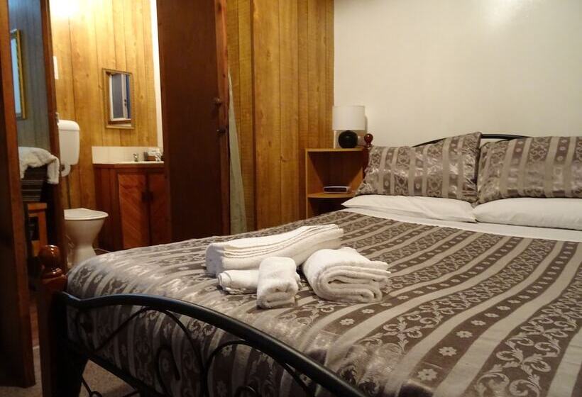 אתר נופש Crayfish Creek Van & Cabin Park