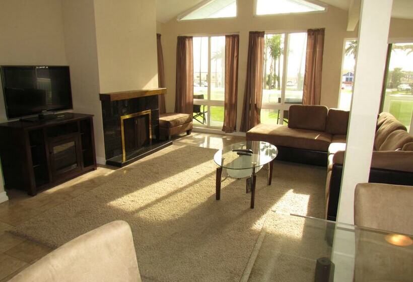 3 Bedroom Duplex With Ocean View