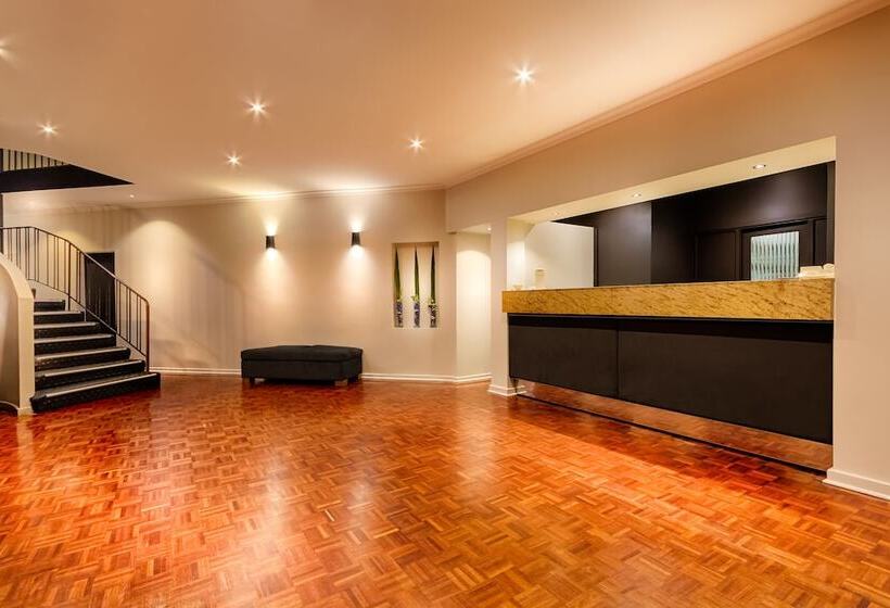 هاستل Como Court Budget Accommodation