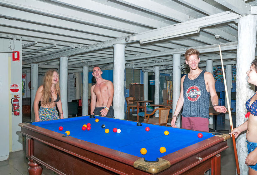 فندق صغير Reef Backpackers