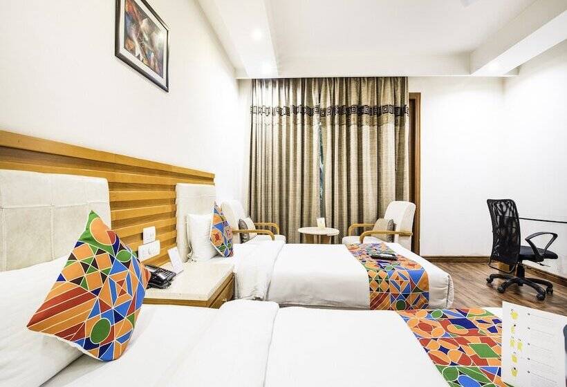 Fabhotel Grd Dlf Square