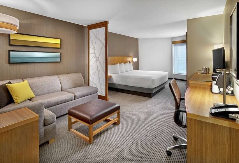 בית מלון כפרי Doubletree By Hilton Edmonton Downtown