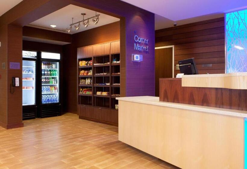 בית מלון כפרי Fairfield Inn & Suites By Marriott Lethbridge