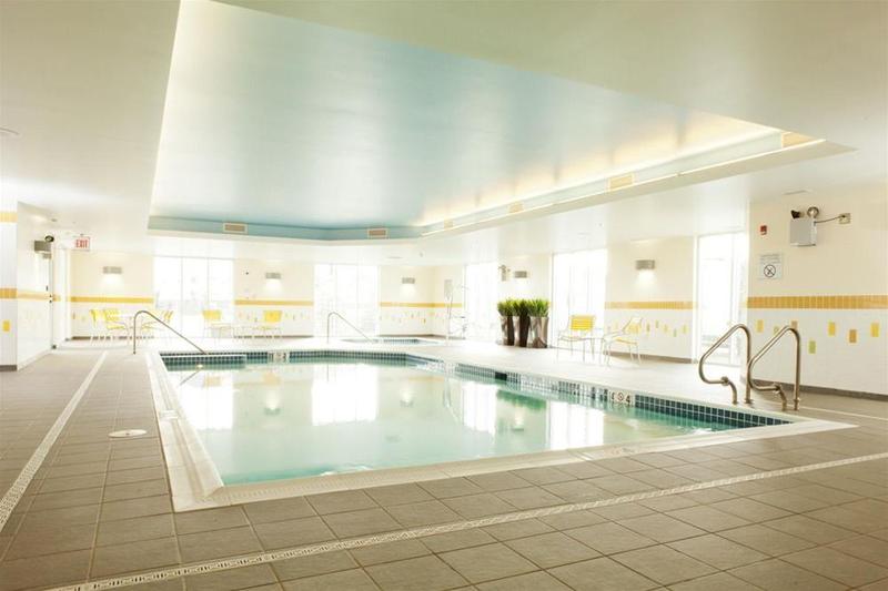 בית מלון כפרי Fairfield Inn & Suites By Marriott Lethbridge