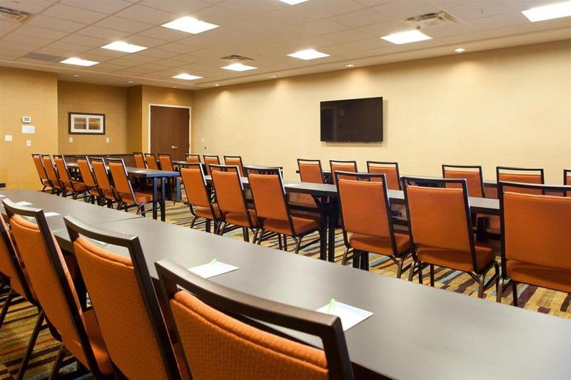 בית מלון כפרי Fairfield Inn & Suites By Marriott Lethbridge