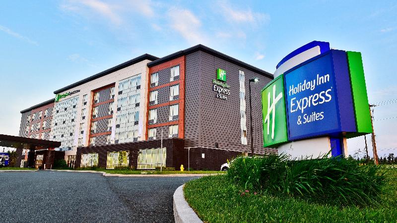 هتل Holiday Inn Express & Suites St. John S Airport