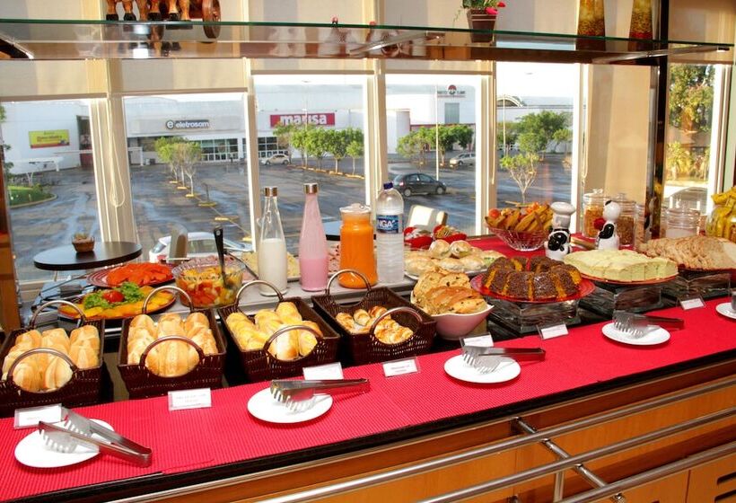 هتل Ibis Montes Claros Shopping