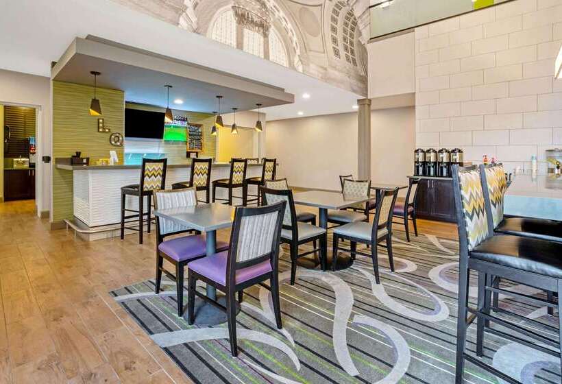 هتل La Quinta By Wyndham Tumwater   Olympia