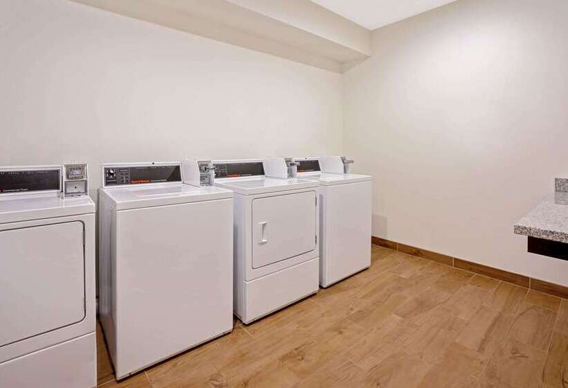 هتل La Quinta By Wyndham Tumwater   Olympia