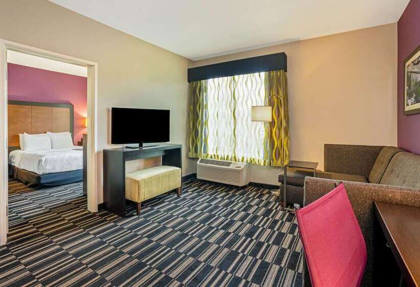 هتل La Quinta By Wyndham Tumwater   Olympia