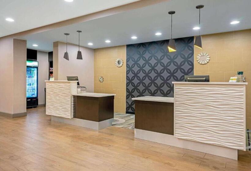 هتل La Quinta By Wyndham Tumwater   Olympia