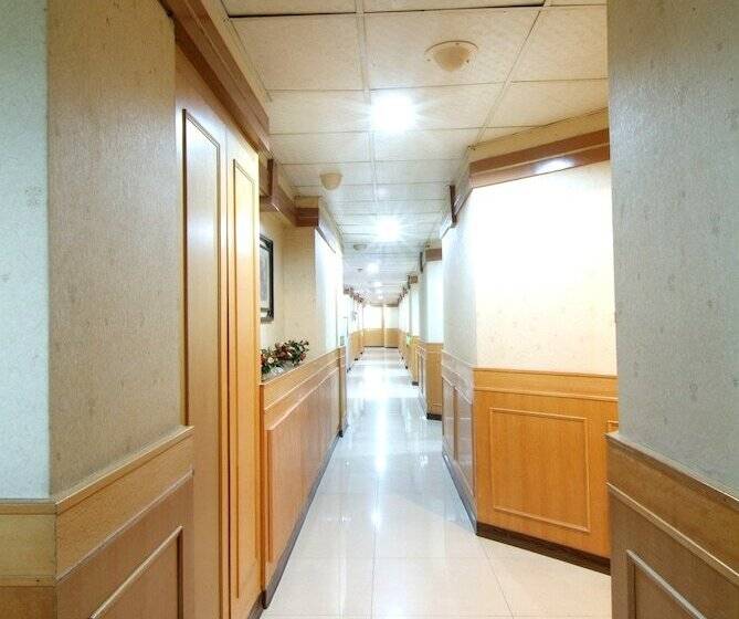 هتل Laurel Business