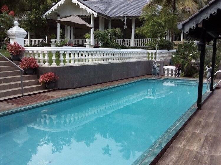 هتل Manor House, Kandy, Lka