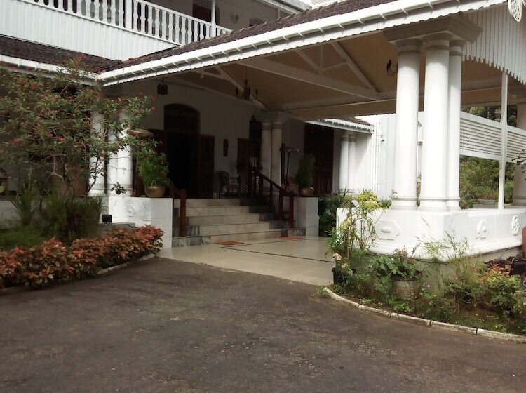 هتل Manor House, Kandy, Lka