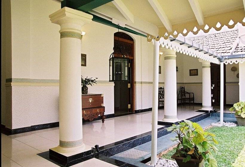 هتل Manor House, Kandy, Lka