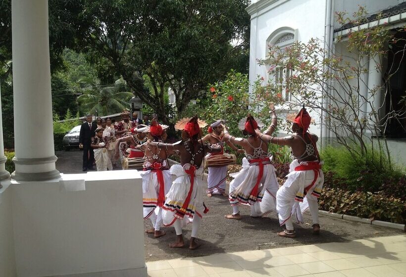 هتل Manor House, Kandy, Lka