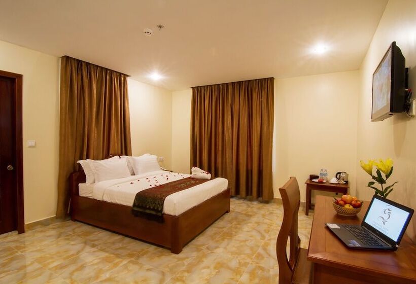 בית מלון כפרי Samnang Laor Phnom Penh